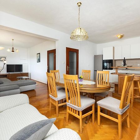 Beautiful Apartment In Trogir With Wifi Zewnętrze zdjęcie
